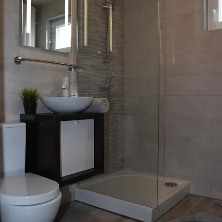 Apartamento Summer Breeze With Private Garden And Grill
