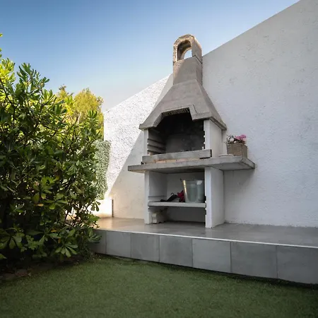 Summer Breeze With Private Garden And Grill Apartamento