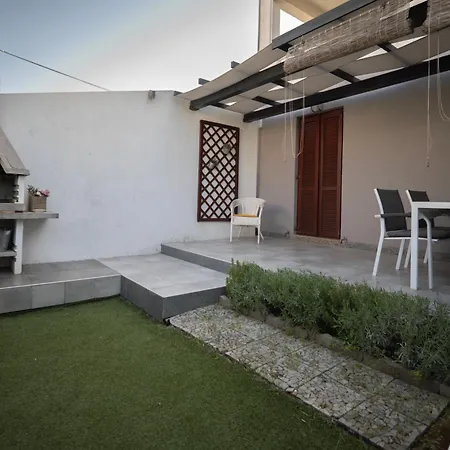 Summer Breeze With Private Garden And Grill Apartamento Punat